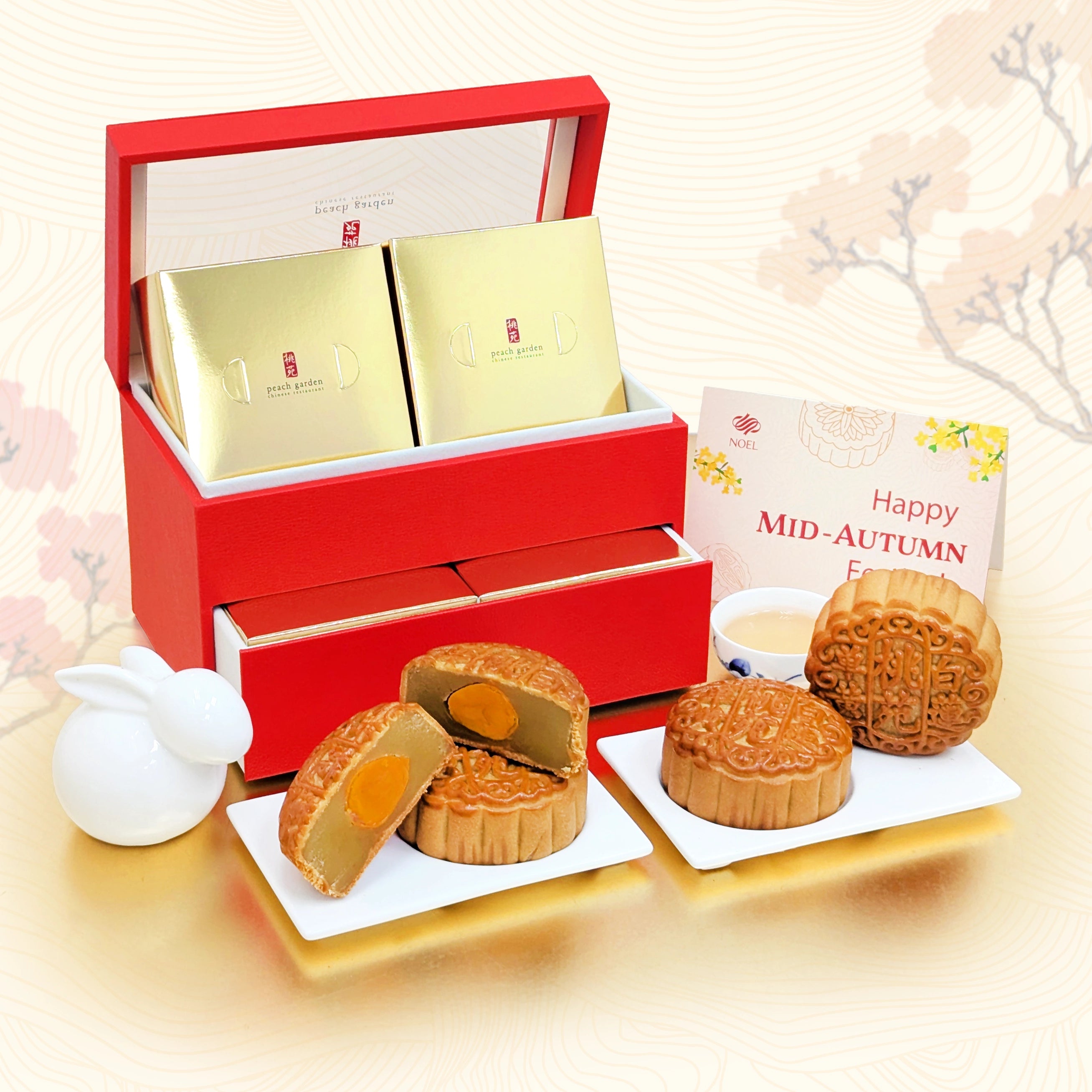 Peach Garden Reduced Sugar Golden Lotus Paste Mooncakes with Single Yolk – Single Box (4pcs)