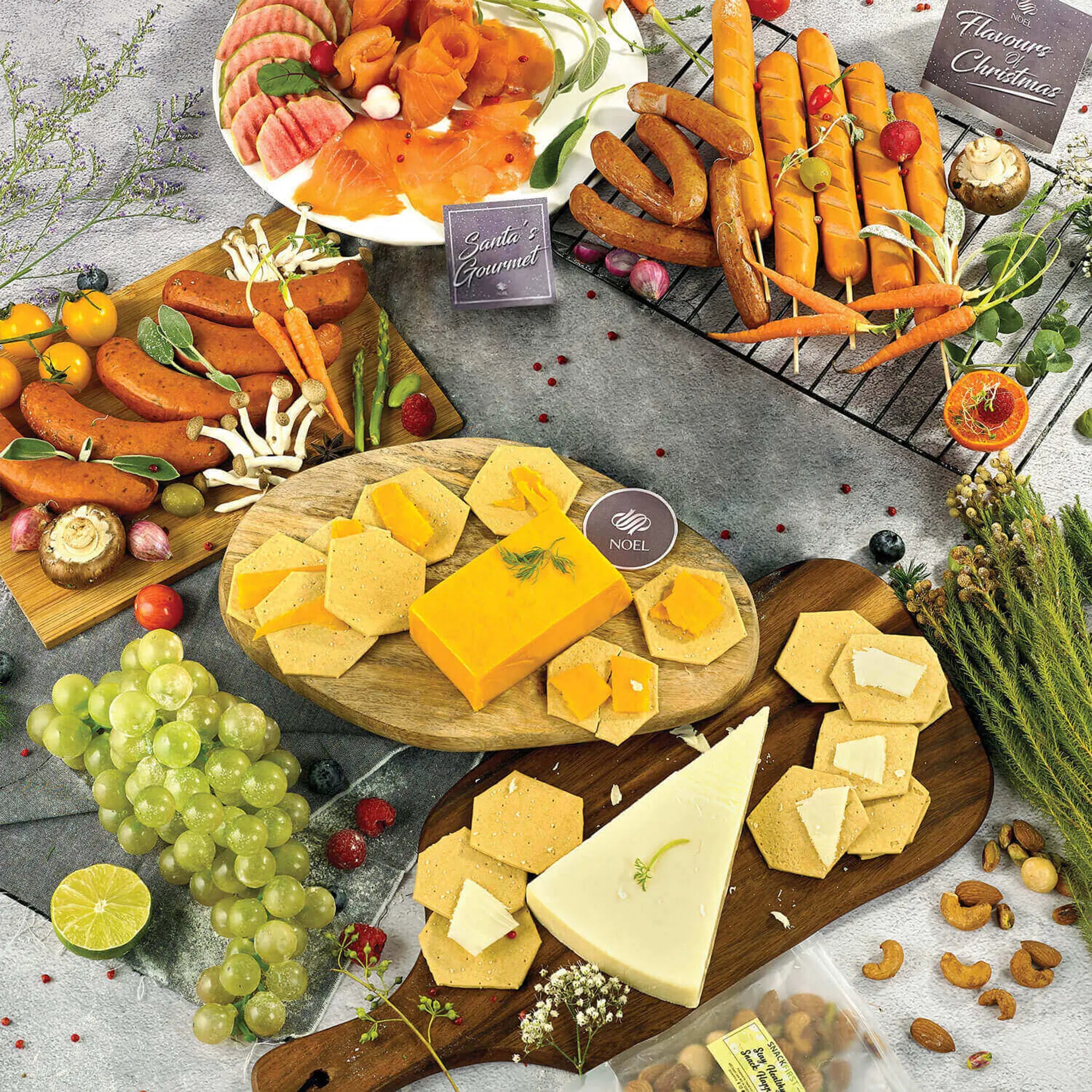 Santa’s Gourmet Cheese Lover Gift Hamper